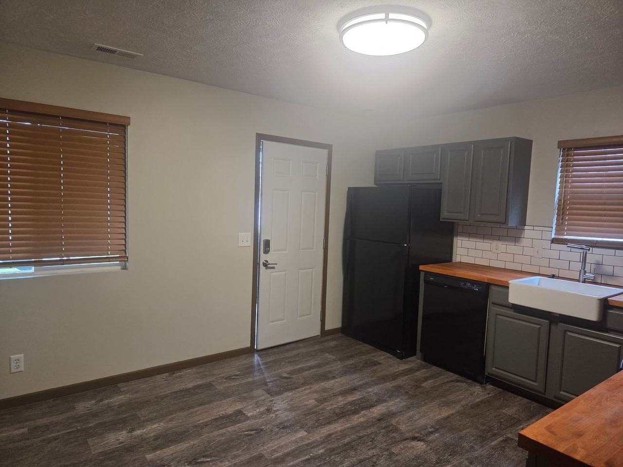 109 S 1st St #1 - Photo 4 of 11