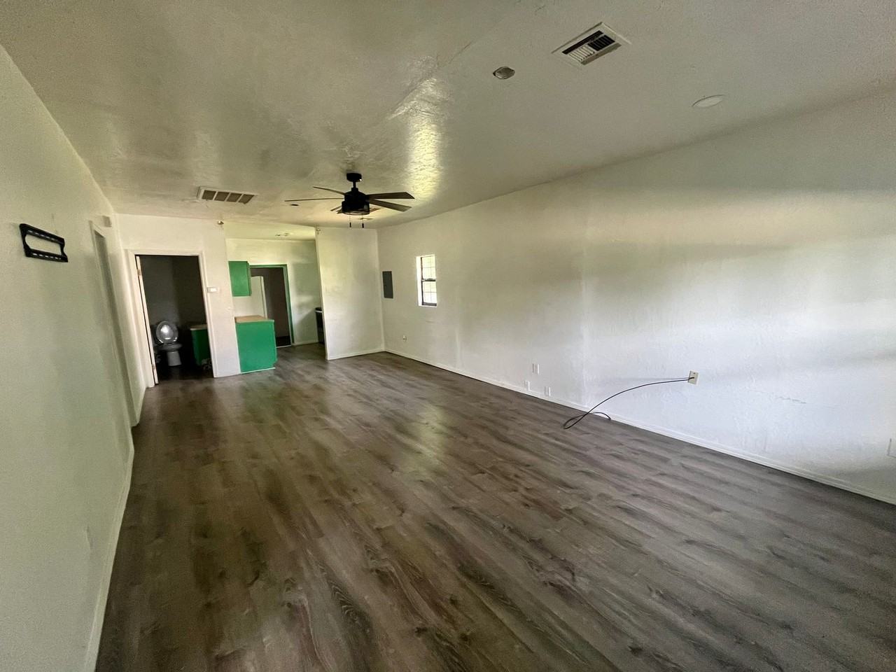 908 Sw G Ave - Photo 2 of 7