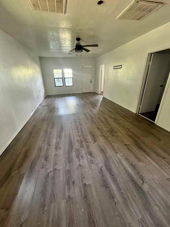 908 Sw G Ave - Photo 3 of 7
