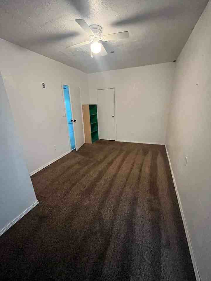 908 Sw G Ave - Photo 6 of 7