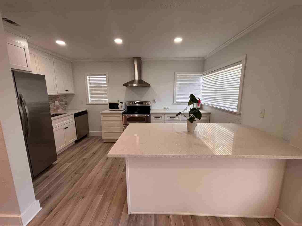 1619 2nd Ave N - Photo 4 of 22