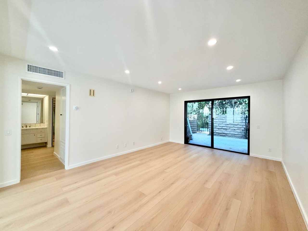 1407 N Sunrise Way #18 - Photo 3 of 22