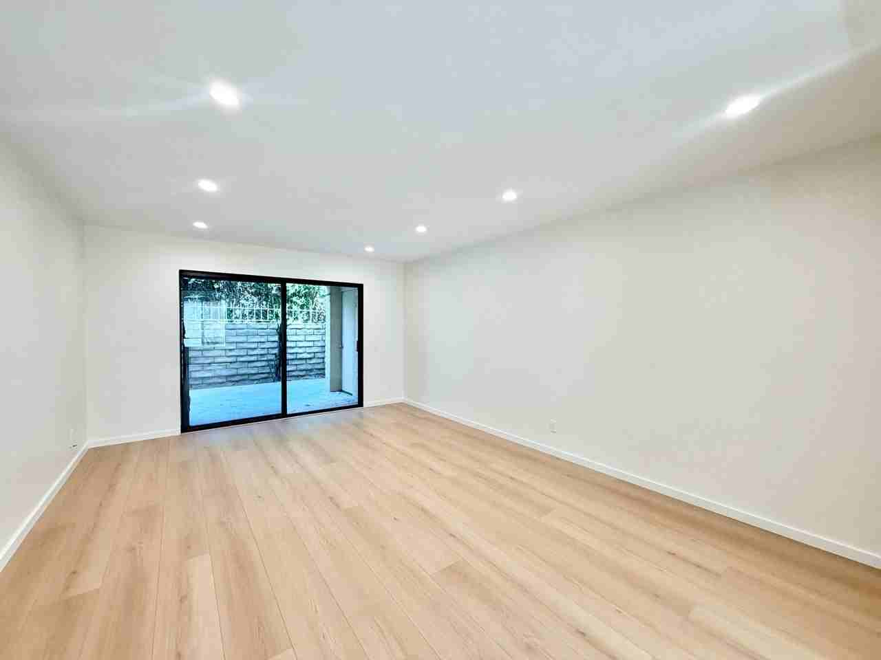 1407 N Sunrise Way #18 - Photo 4 of 22