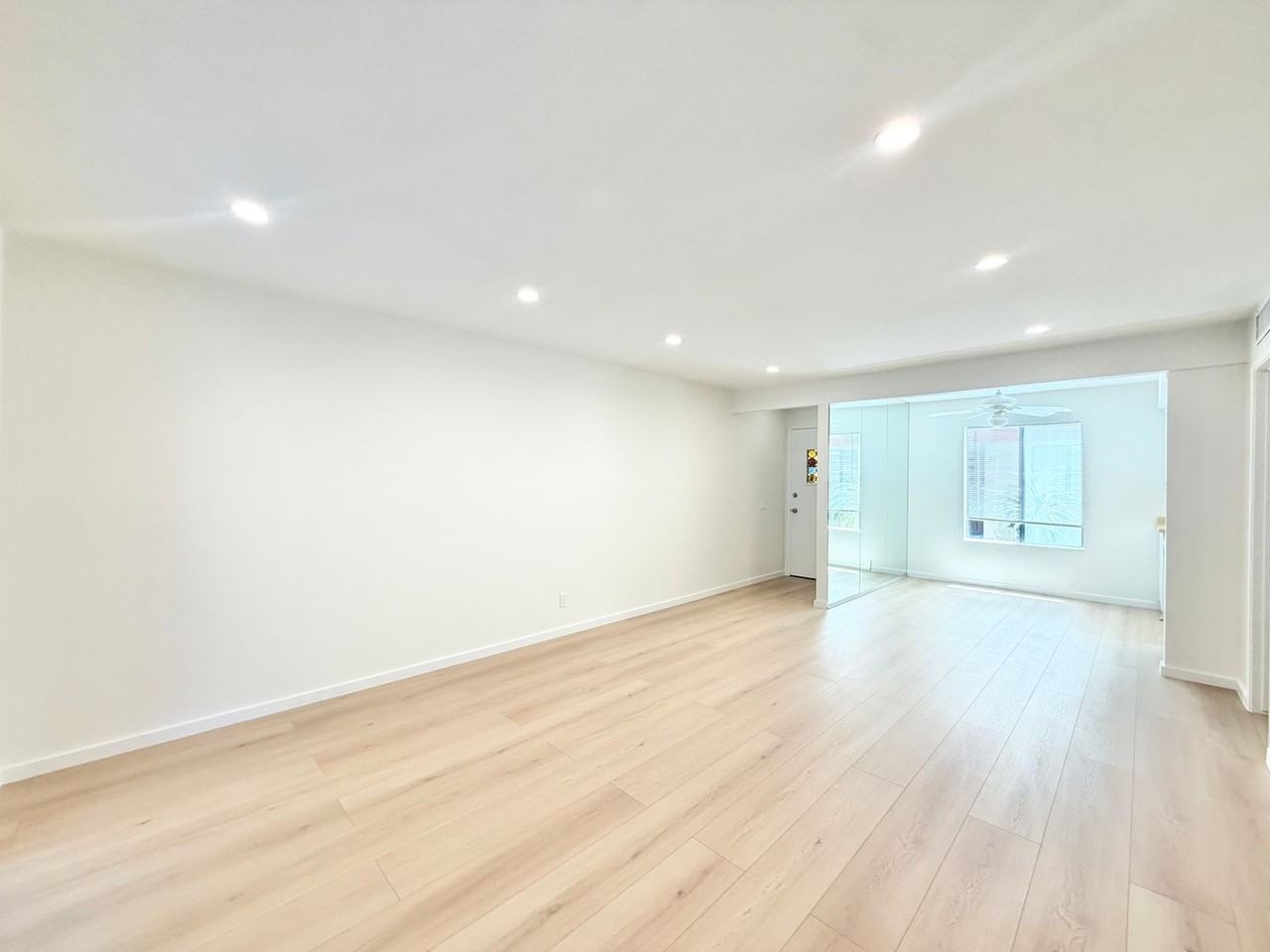 1407 N Sunrise Way #18 - Photo 5 of 22