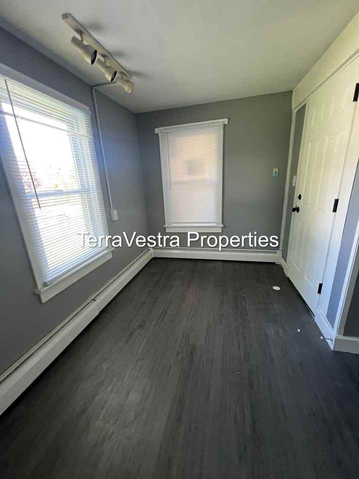 138 Denny Ave - Photo 4 of 31