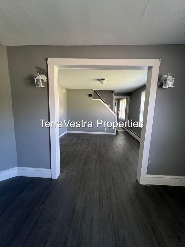 138 Denny Ave - Photo 5 of 31