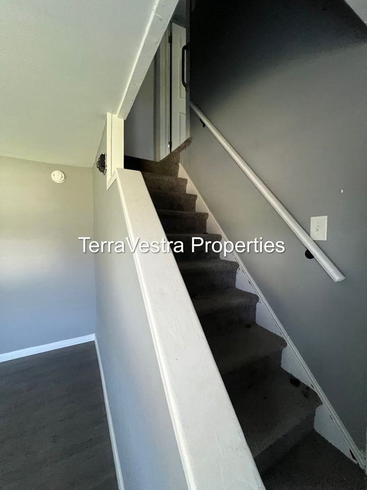 138 Denny Ave - Photo 6 of 31