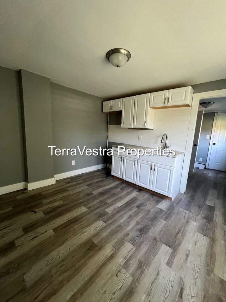 138 Denny Ave - Photo 7 of 31