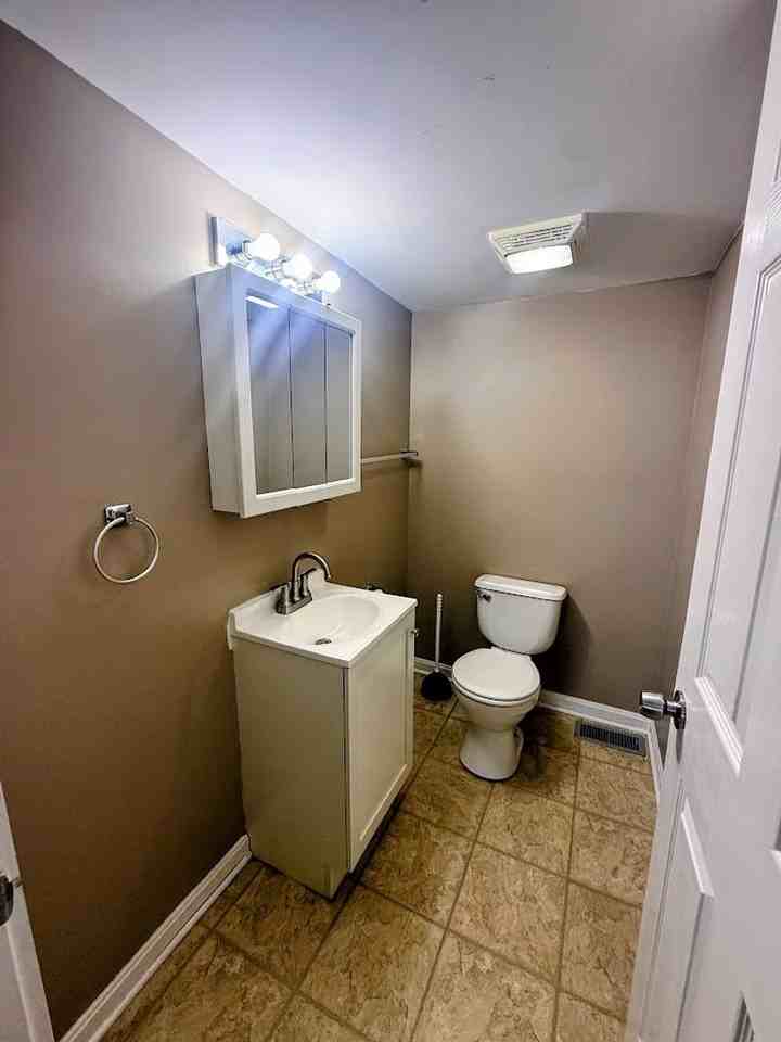 116 Maple Ave Se - Photo 6 of 12