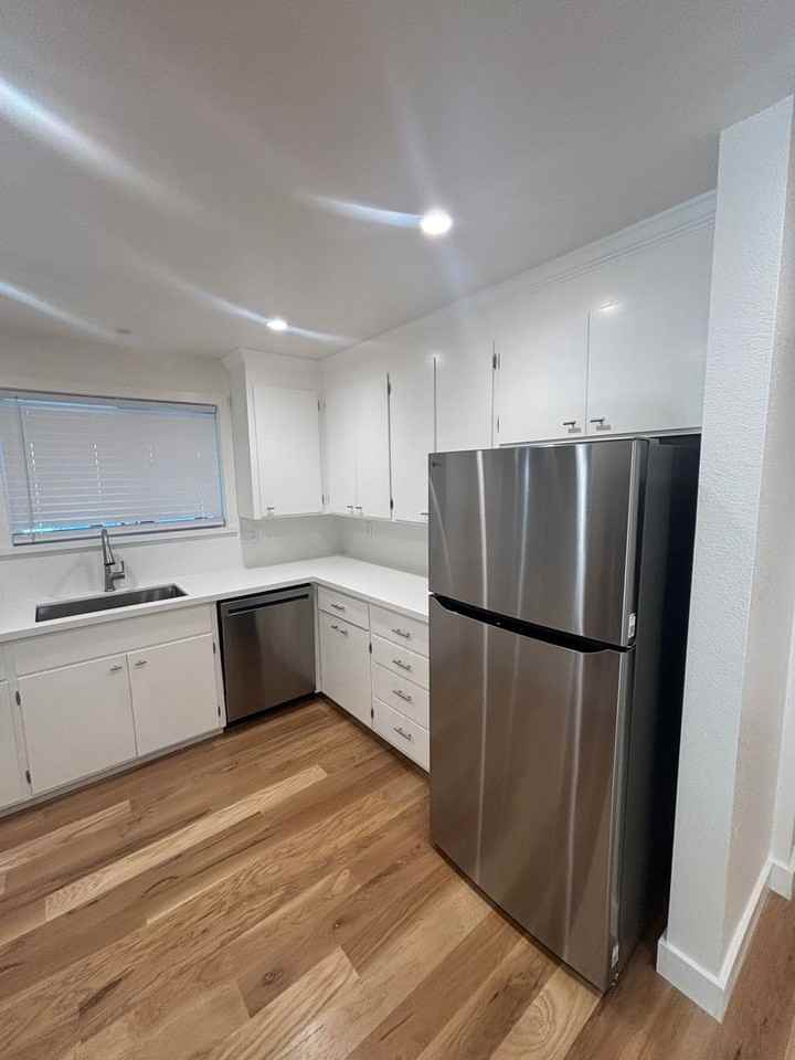 2227 Gainsborough Ave - Photo 3 of 13