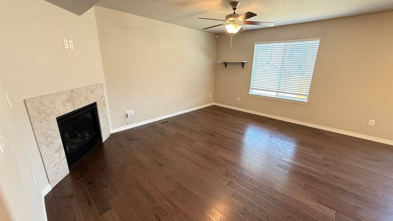 10934 Rowley Dr - Photo 2 of 24