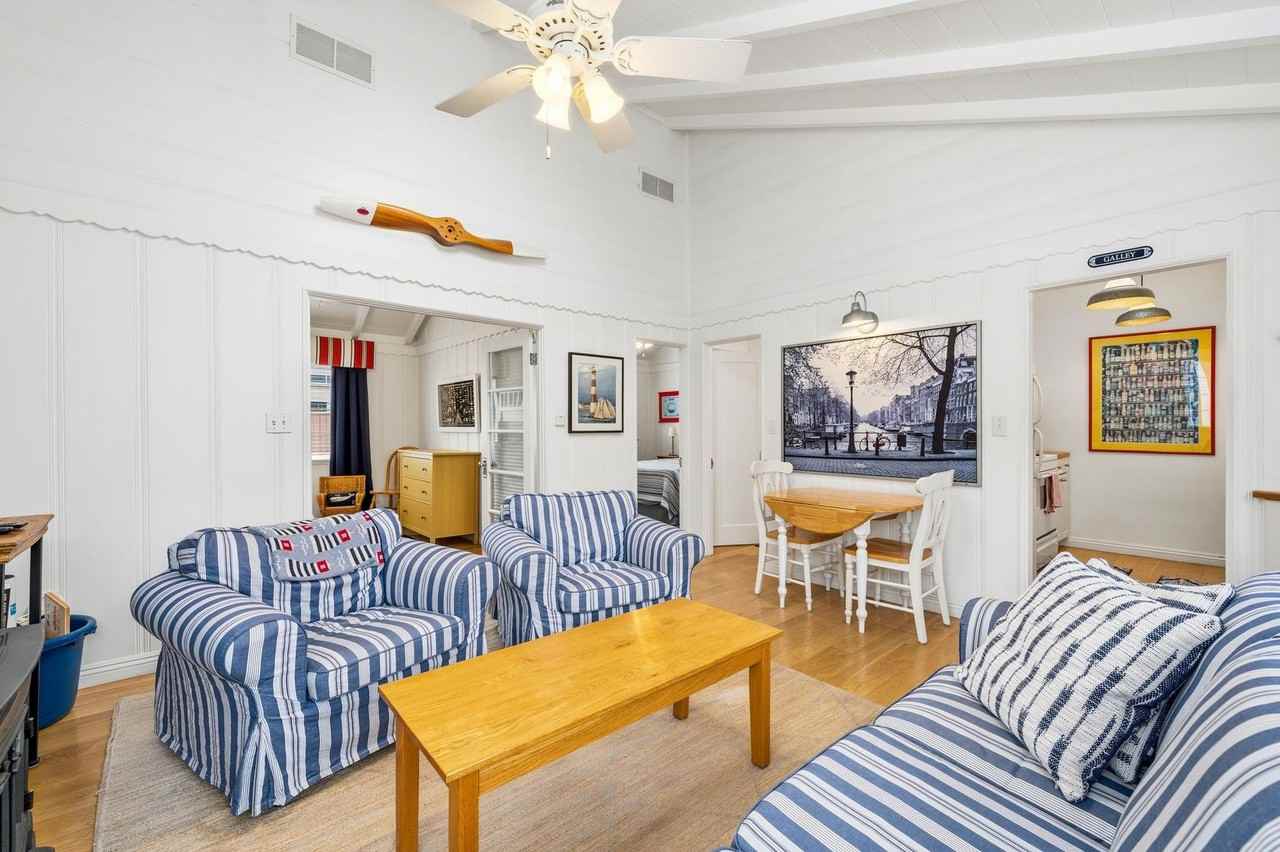221 Pearl Ave - Photo 3 of 14