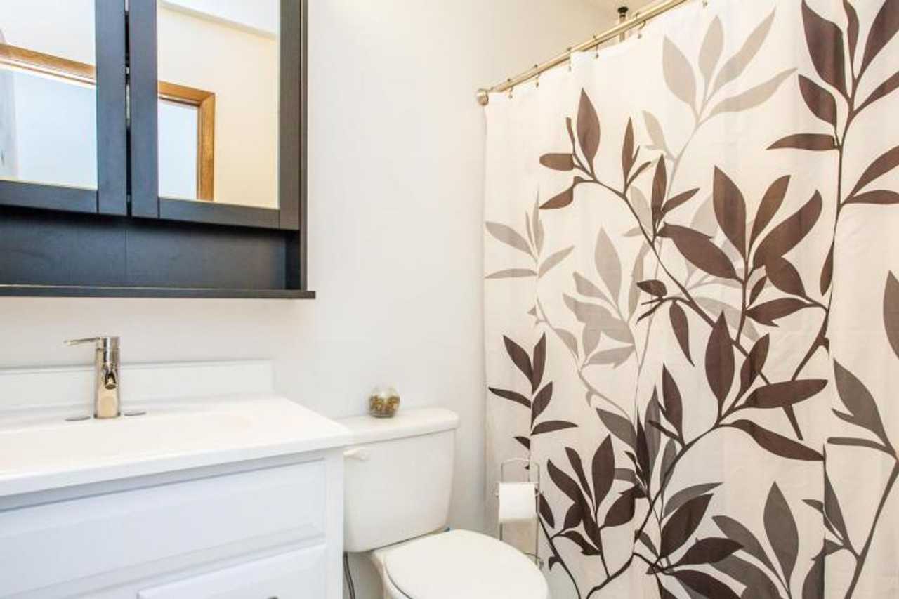 1350 Barkley Ct - Photo 4 of 11