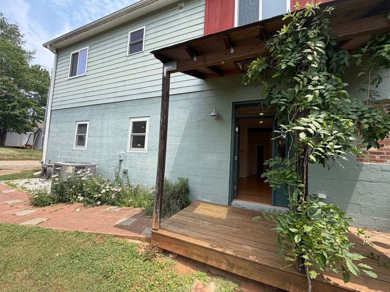 1500 Meridian St - Photo 6 of 50