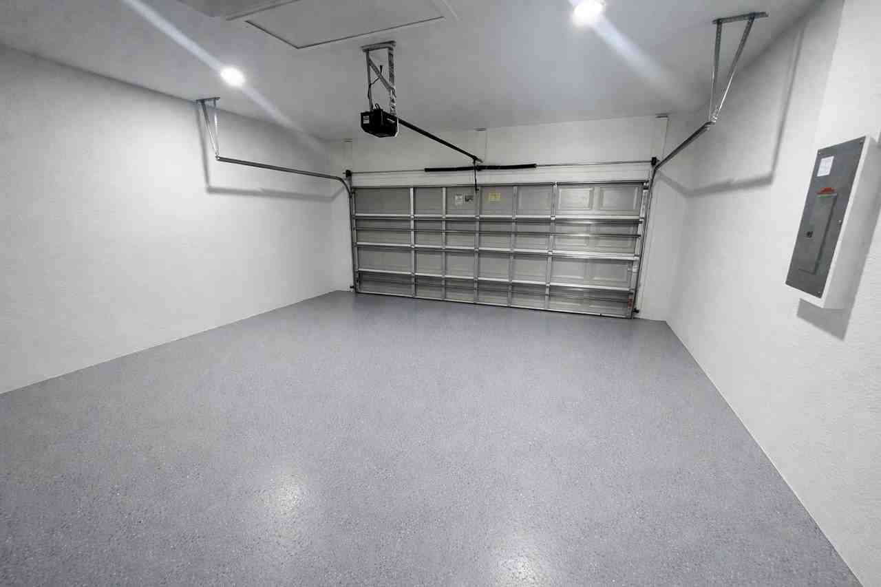 4001 22nd St Sw - Photo 4 of 25