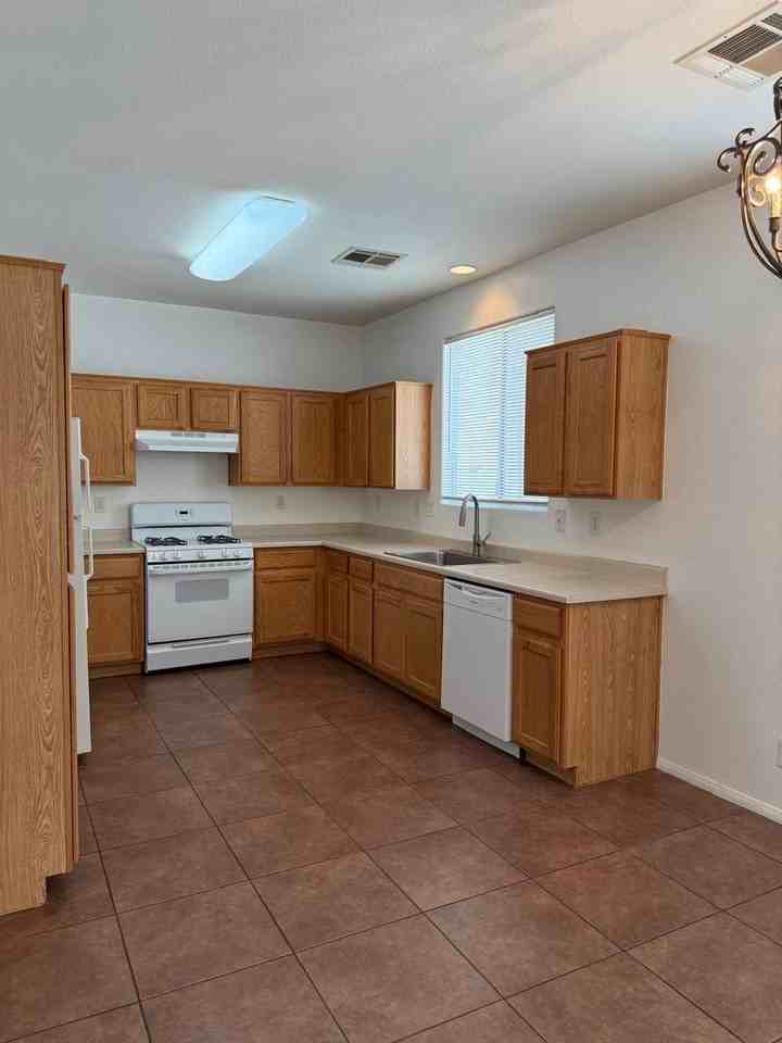 1260 Oak Village Ave - Photo 3 of 16