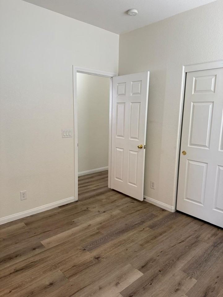 1260 Oak Village Ave - Photo 7 of 16