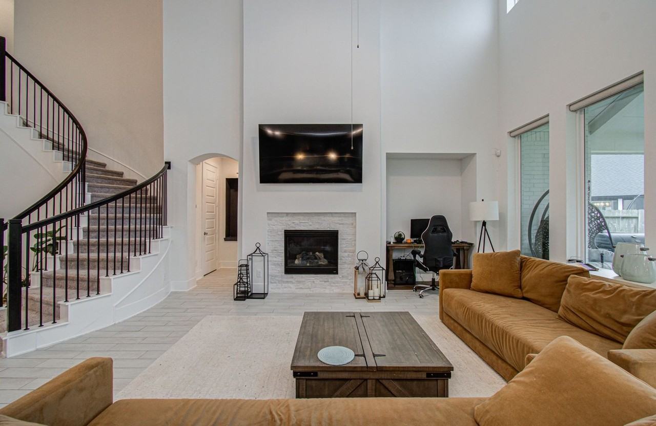 4211 Limestone Ter - Photo 4 of 19
