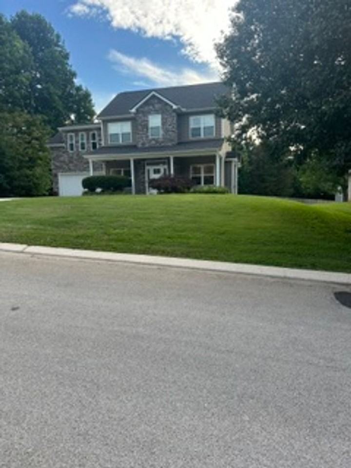 815 Westridge Cir - Photo 2 of 39