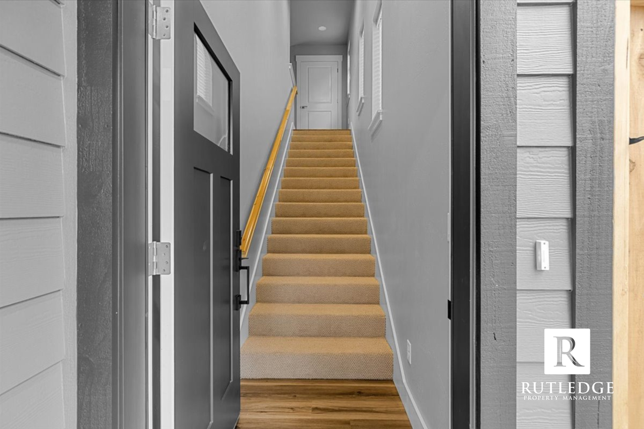 218 Academy Pl - Photo 5 of 27