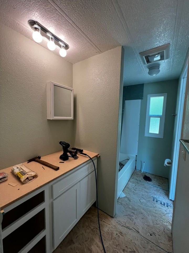 7220 Valley View Rd - Photo 2 of 38