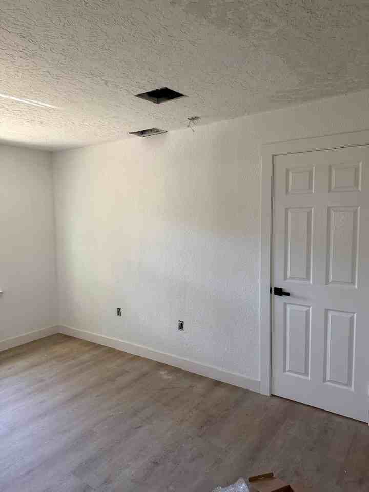 1317 Tobola St - Photo 2 of 8