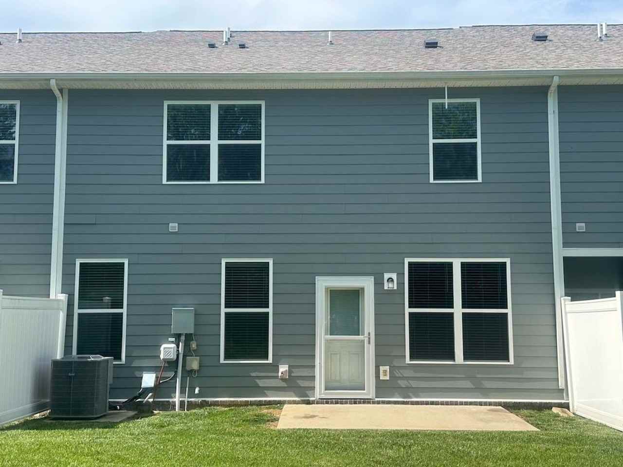 5045 Percival Dr - Photo 3 of 37