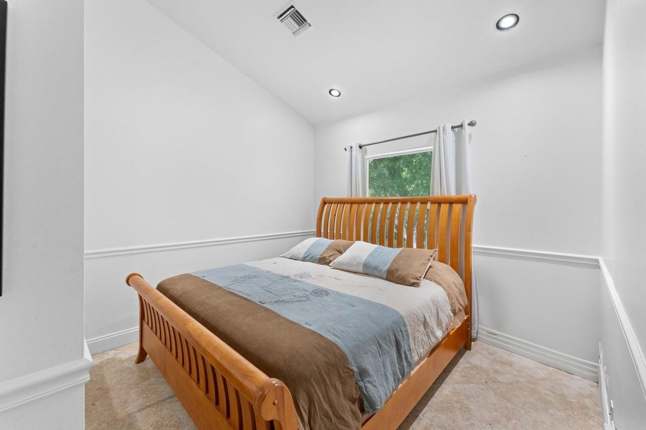 129 Spruce St #0 - Photo 3 of 40