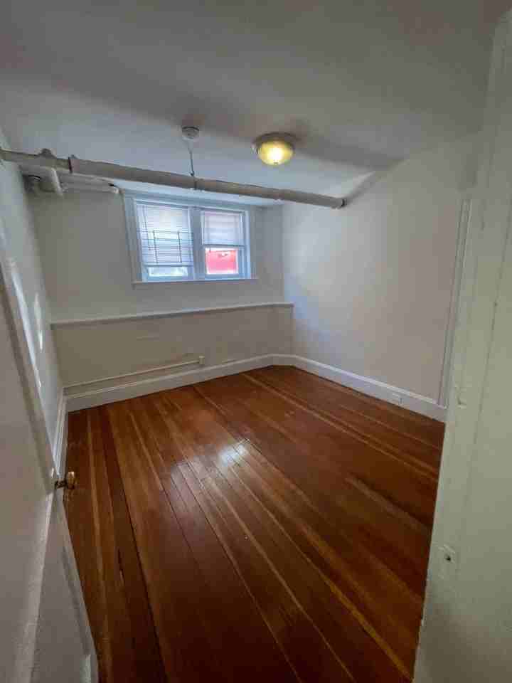 17 Barrows St - Photo 3 of 6