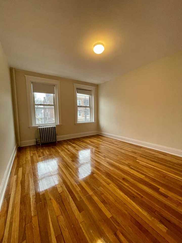 16 Vinal St - Photo 2 of 10