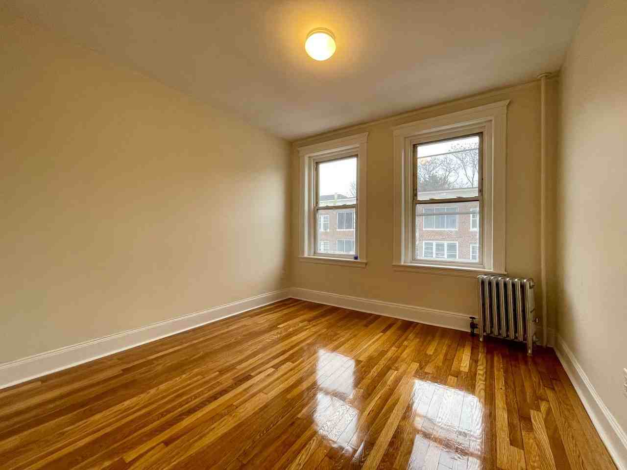 16 Vinal St - Photo 3 of 10