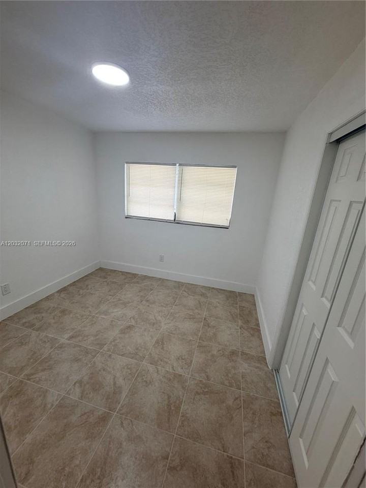 753 Sw 3rd Pl - Photo 6 of 10