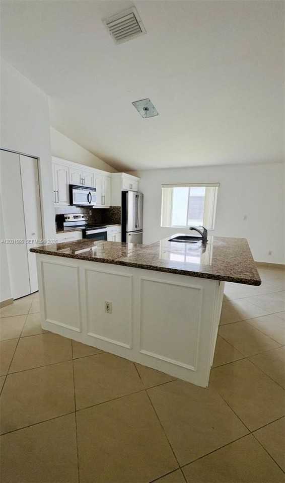 10420 Sw 24th Ct - Photo 2 of 13
