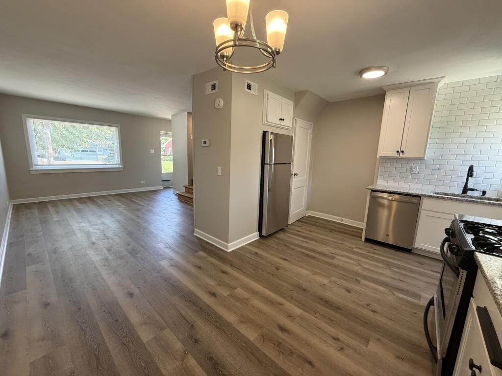 417 Graham St - Photo 4 of 19