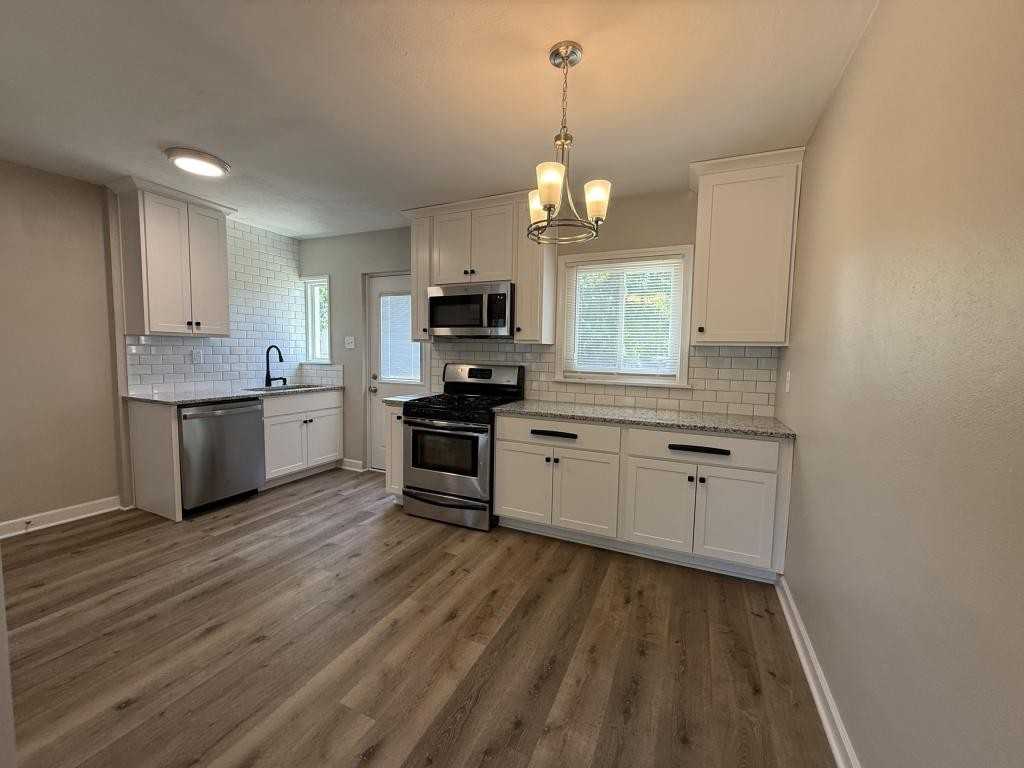 417 Graham St - Photo 5 of 19