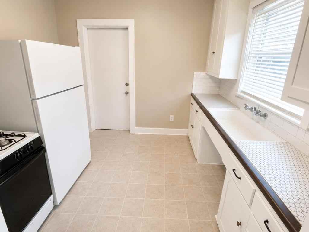60 Waldo St - Photo 7 of 8