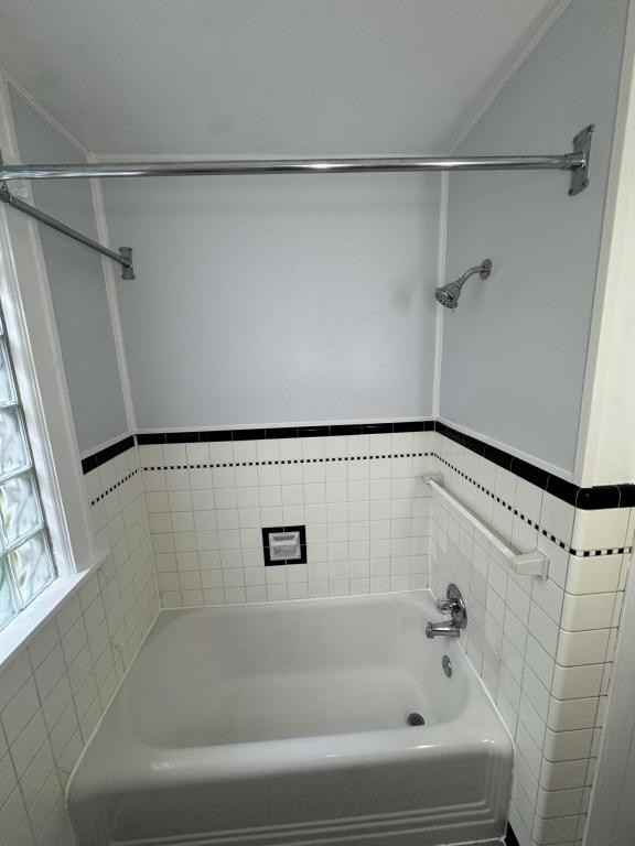 8311 Jadwin St - Photo 6 of 21