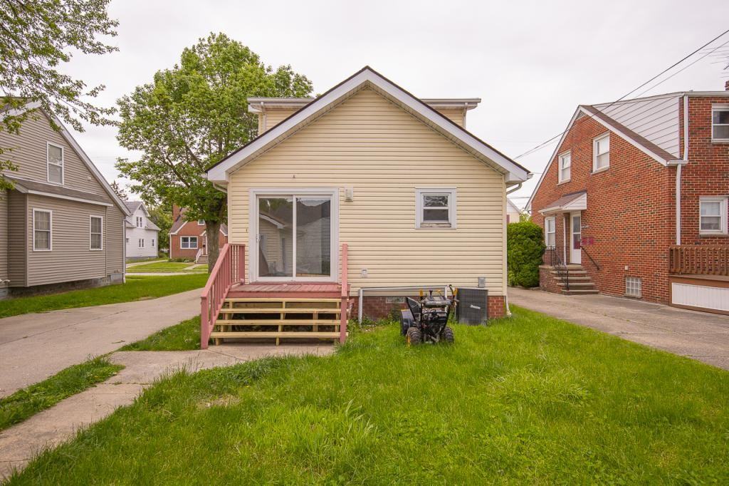 18619 Arrowhead Ave - Photo 3 of 18