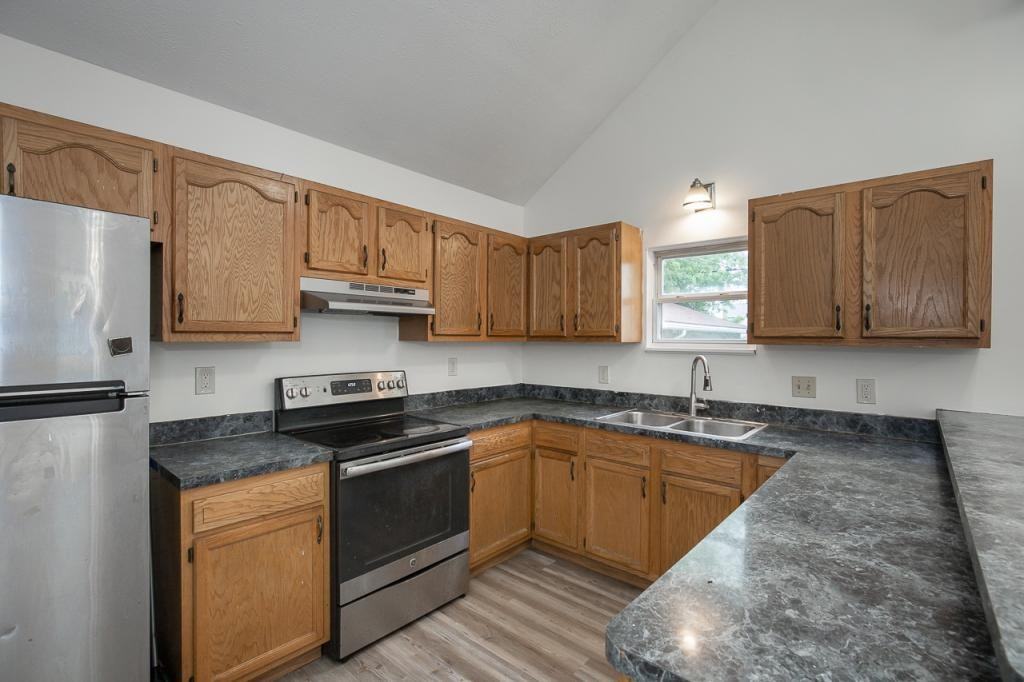 18619 Arrowhead Ave - Photo 6 of 18