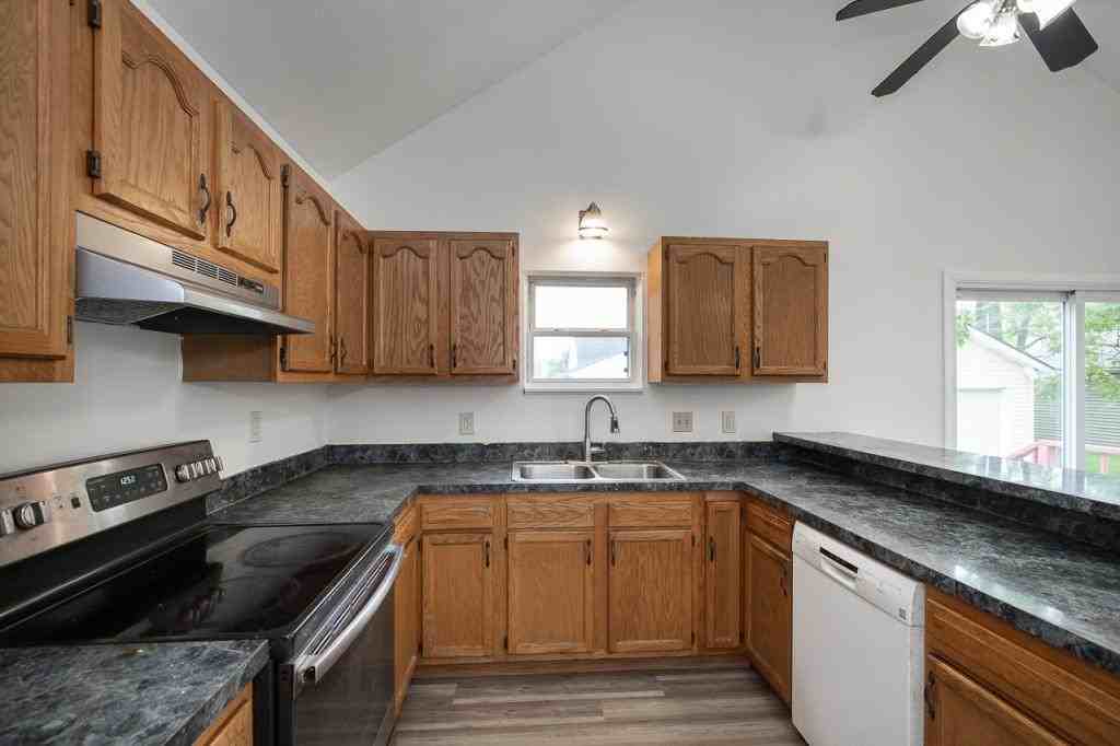 18619 Arrowhead Ave - Photo 7 of 18