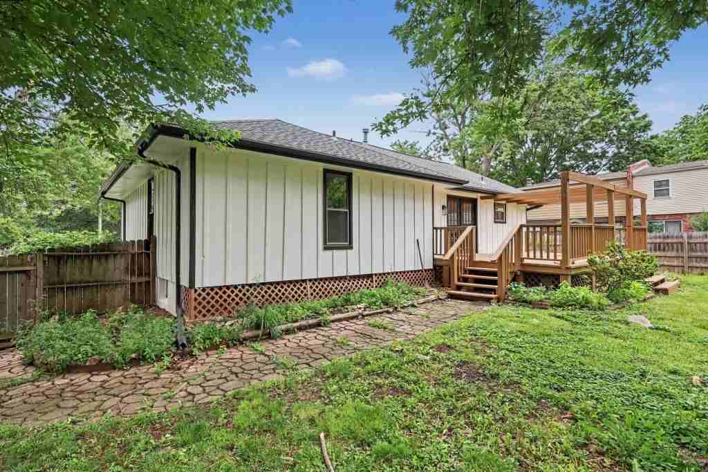 3709 Ne Grant St - Photo 4 of 19