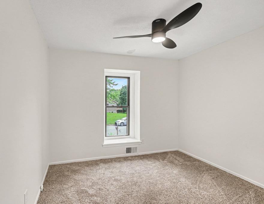 3709 Ne Grant St - Photo 7 of 19