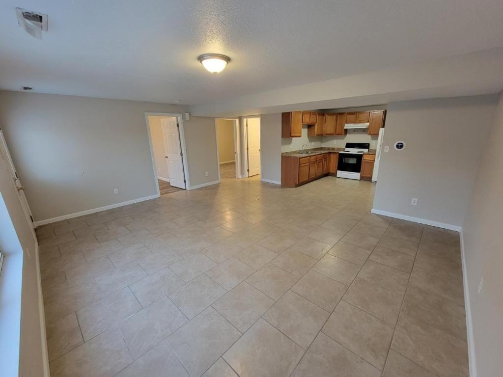206 Kronos Dr ##B