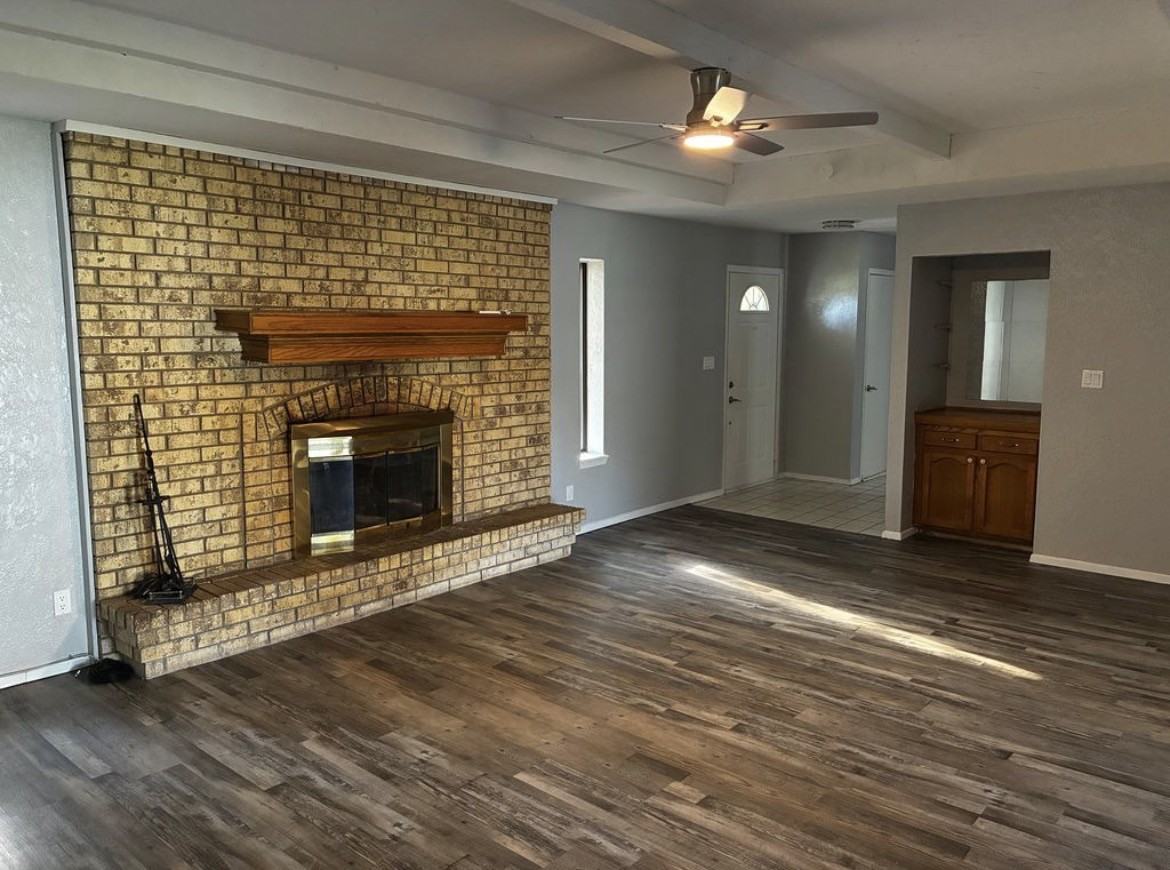 5212 Brookwood Dr - Photo 3 of 6