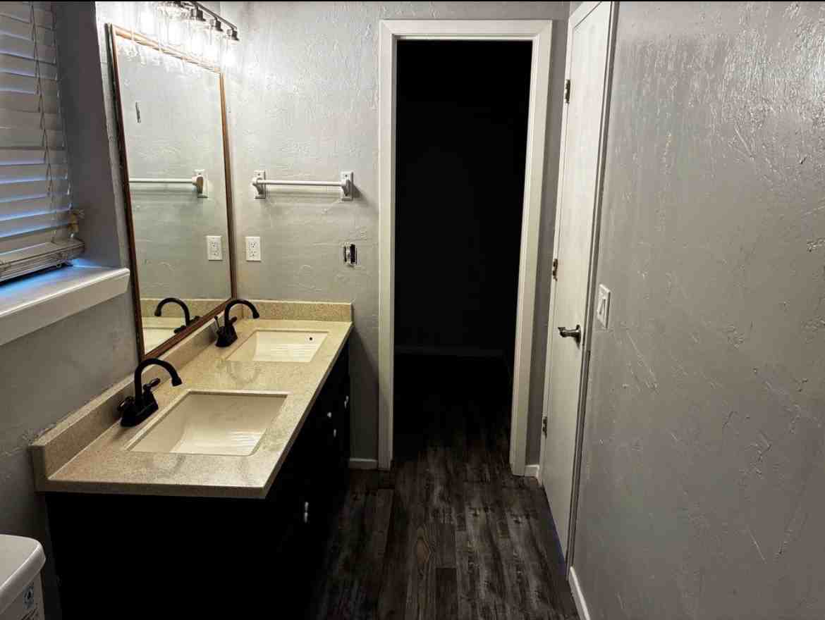 5212 Brookwood Dr - Photo 4 of 6