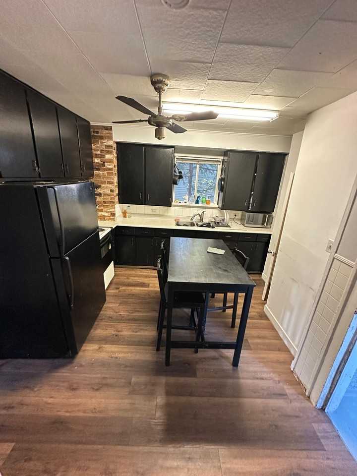 3045 Kings Avenue - Photo 2 of 5