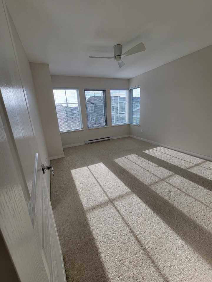 5551 Admiral Way - Photo 7 of 25