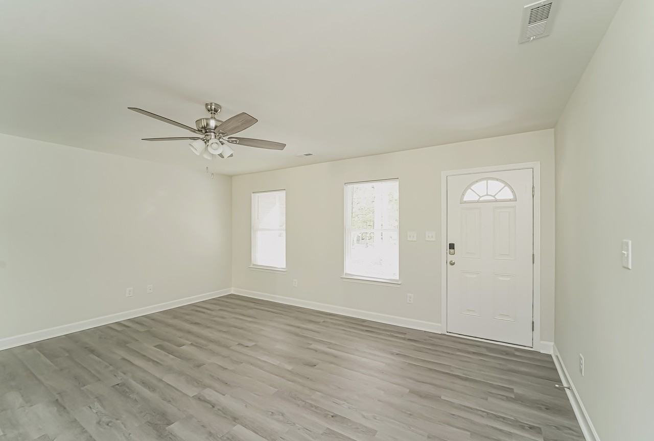 642 E Ketchie St - Photo 6 of 16