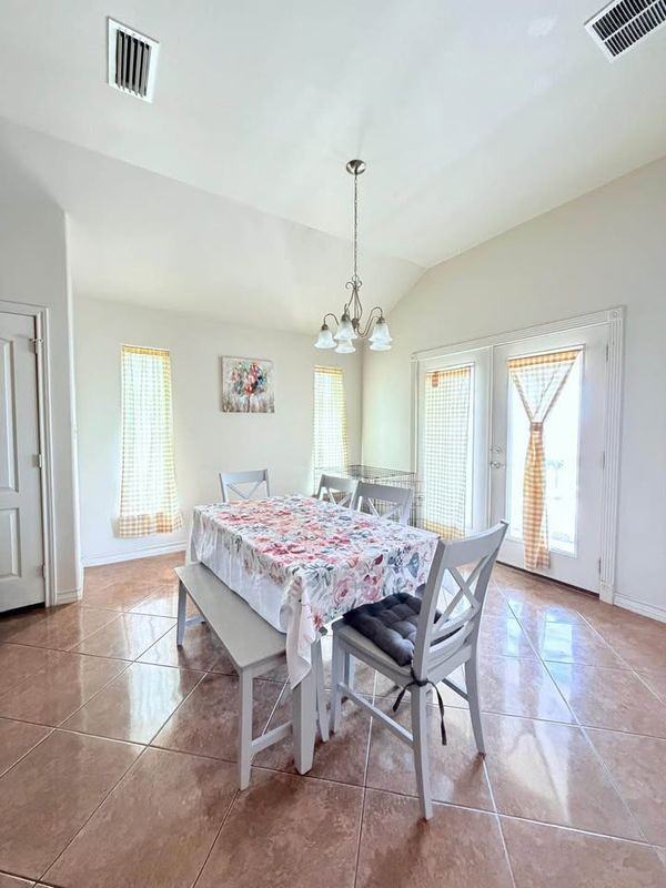 4565 Osborne Ave - Photo 3 of 9