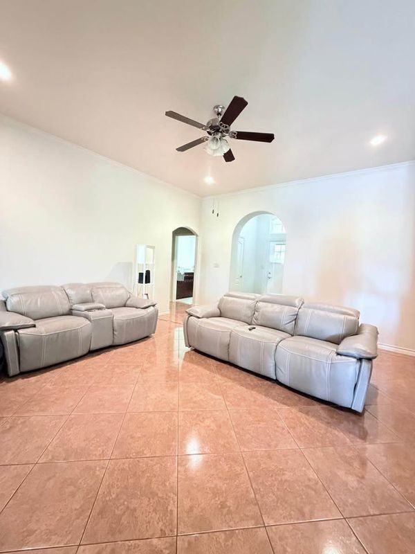 4565 Osborne Ave - Photo 6 of 9